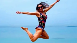 Ελεονώρα Μελέτη | Ποζάρει με μαγιό χωρίς ρετούς και εντυπωσιάζει