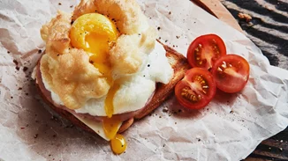 Cloud eggs ή αλλιώς "αυγά σύννεφο" | Η viral συνταγή του TikTok που θα λατρέψουν και οι πιο απαιτητικοί