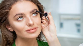 Το μυστικό των makeup artists για εντυπωσιακές βλεφαρίδες που ελάχιστοι γνωρίζουν