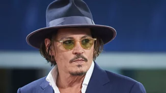 Ο Johnny Depp ως Λουδοβίκος ΙΕ της Γαλλίας!