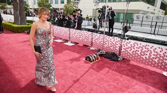 Οscars 2021 | Ποια looks ξεχώρισαν στο κόκκινο χαλί