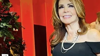 Μιμή Ντενίση | Με (ολόχρυση) φούστα Ελληνίδας σχεδιάστριας σε εκδήλωση στη Θεσσαλονίκη