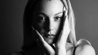 Αμαλία Αρσένη | Η κόρη των Λούκα και Γεράσιμου Αρσένη μιλάει για τον τον πρόσφατο γάμο της και τον μονόδρομο της υποκριτικής στη ζωή της