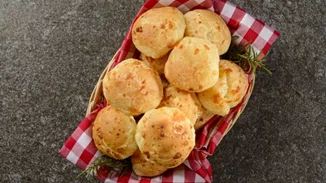 Υπέροχα τυροψωμάκια στιγμής σε μπουκίτσες | Και έχεις σνακ έτοιμο σε 15 λεπτά