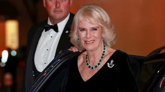 Ο βρετανικός Τύπος χαιρετίζει τη μέλλουσα "βασίλισσα Καμίλα"