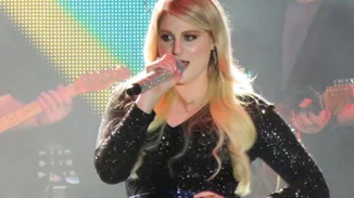 Η Meghan Trainor δωρίζει 100.000 δολάρια στο Childhood Cancer Foundation