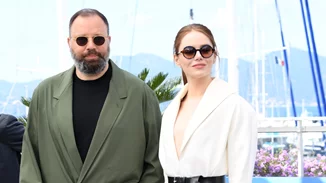 Ο Γιώργος Λάνθιμος είναι "η μούσα μου" και όχι το αντίστροφο, δηλώνει η Emma Stone στις Κάννες