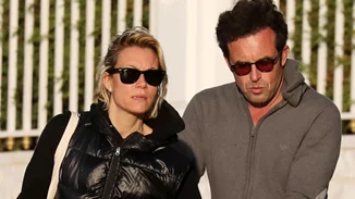 Βίκυ Καγιά - Ηλίας Κρασσάς | Μας δείχνουν το τέλεια στολισμένο σπίτι τους