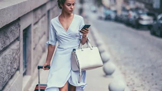 Eτοιμάζεις βαλίτσα για τριήμερο; Τα 7 beauty προϊόντα που δεν πρέπει με τίποτα να λείπουν απ' το νεσεσέρ σου