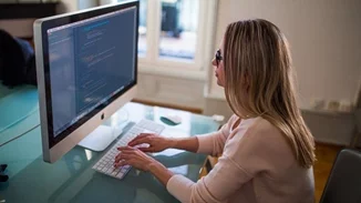 Ψηφιακοί νομάδες στην Ελλάδα - Πού ζουν, πώς δουλεύουν, τι αλλάζει - Γιατί κερδίζει έδαφος η χώρα μας