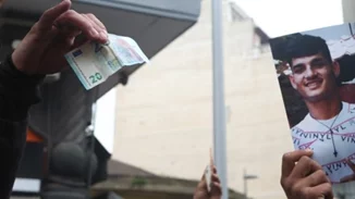 Θεσσαλονίκη | Ελεύθερος ο αστυνομικός που πυροβόλησε στο κεφάλι και σκότωσε τον 16χρονο Ρομά