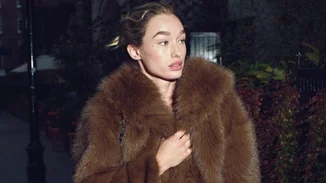 Το καφέ σετ από τη Zara είναι ό,τι πιο κομψό και άνετο θα φορέσεις τη νέα χρονιά