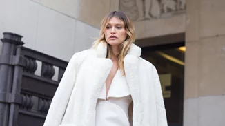 Τα άνετα φλατ παπούτσια της Massimo Dutti είναι η επιτομή του κομψού office style