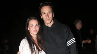 Power couple in black | Ο Μιχάλης Σαράντης και η Μαίρη Μηνά σε μια πραγματικά σπάνια εμφάνιση