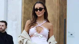 Τι να φορέσω σε έναν ανοιξιάτικο γάμο; | Η διάσημη TikToker που προτείνει τα πιο κομψά looks