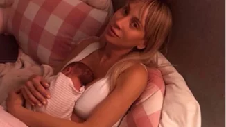 Μαρία Ματσούκα | Η φωτογραφία με τον γιο της μετά τον θηλασμό