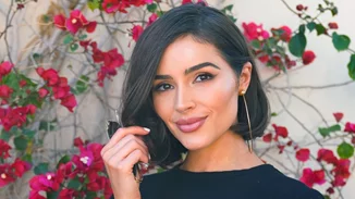 10 καλοκαιρινά χτενίσματα που ταιριάζουν τέλεια σε κοντά μαλλιά