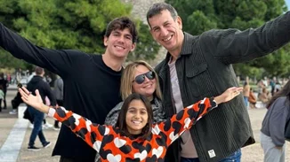 Νάνσυ Ζαμπέτογλου | Δημοσίευσε το βίντεο της κόρης της από το ρεβεγιόν στο Σύνταγμα που έγινε viral