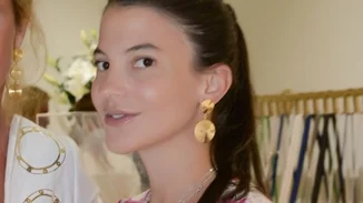 Δήμητρα Κούστα | Chic σε δείπνο στη Λέρο - Με το ιδανικό μακιγιάζ για μία καλοκαιρινή εξόρμηση