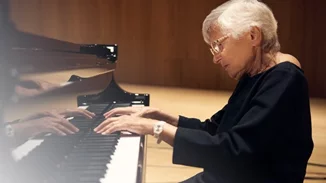 Η πιανίστρια Ruth Slenczynska θα κυκλοφορήσει νέο άλμπουμ σε ηλικία 97 ετών