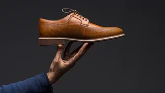 Η θρυλική συλλογή υποδημάτων του Prince παρουσιάζεται σε έκθεση στο Paisley Park