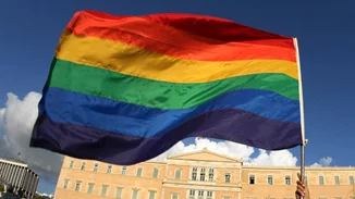 Κέρδισε η αγάπη. Τι γίνεται όμως με την αποδοχή;