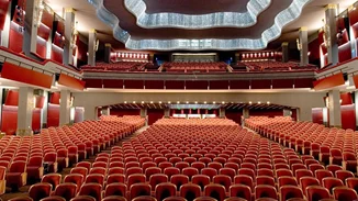 Τι θα δούμε στο Παλλάς τη νέα σεζόν;