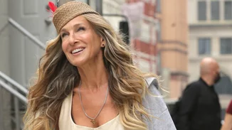 Sex and the City | Το νέο hair trend που επιβεβαιώνουν οι πρωταγωνίστριες στις πρώτες φωτογραφίες του reboot