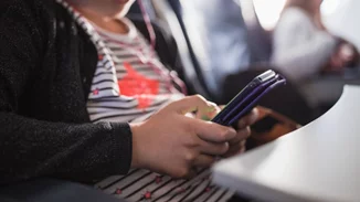 Μέχρι την άνοιξη του 2025 θα είναι έτοιμο το Kids Wallet, εργαλείο στα χέρια των γονέων