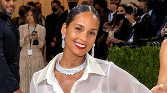 Η Zoë Kravitz θεωρεί τον Robert Pattinson "τέλειο για τον ρόλο" του Batman