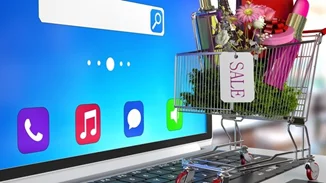 Έλληνες e-shoppers | Πόσα ξοδεύουν για ρούχα, παπούτσια και αξεσουάρ;