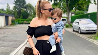 Η Λάουρα Νάργες σε μια άκρως τρυφερή φωτογραφία με τον γιο της