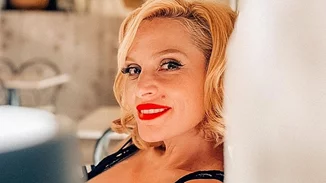 Η Ελεωνόρα Ζουγανέλη με λεοπάρ μπικίνι και χωρίς ίχνος μακιγιάζ