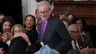 Steven Spielberg: Θα γυρίσει τελικά τη συνέχεια της ταινίας "Ε.Τ. ο Εξωγήινος";