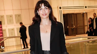 Τόνια Σωτηροπούλου | Το κοστούμι της από την Pink Woman είναι η πιο chic επιλογή για επίσημες εμφανίσεις