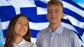 Συγκινούν οι μαθητές που είπαν πρώτη φορά τον Εθνικό Ύμνο στη νοηματική | Ήταν δύσκολο να τον αποδώσουμε (vid)