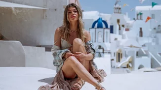 Για την πόλη και το νησί | Αυτά είναι τα πέδιλα που επιλέγει η Βάσια Κωσταρά