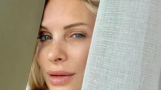 "Προσωπάρα" | Η Ελένη Μενεγάκη ποζάρει σχεδόν άβαφη