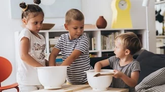 Γιατί τα μεσαία παιδιά είναι πιο ευγενικά; Η επιστήμη απαντά