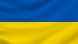 Το αντιπολεμικό μήνυμα των fashion influencers | Τα street style σύνολα στα χρώματα της ουκρανικής σημαίας