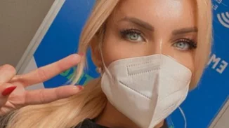 Κατερίνα Καινούργιου | Έκανε την τρίτη δόση του εμβολίου κατά του κορονοϊού (εικόνα)