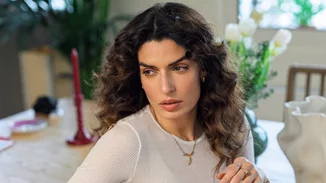 Τόνια Σωτηροπούλου | Το αγαπημένο της αντηλιακό προσώπου προσφέρει αψεγάδιαστη επιδερμίδα