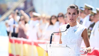 Η καλοκαιρινή γκαρνταρόμπα της Βασίλισσας Letizia είναι μια ανεξάντλητη πηγή έμπνευσης