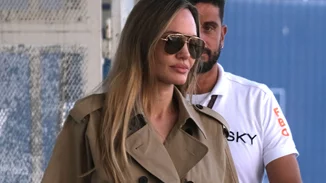 Αυτή η καμπαρντίνα από τη Zara κοστίζει 49,95€ και είναι το ιδανικό outerwear του φθινοπώρου