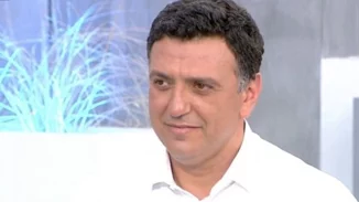 Ο Βασίλης Κικίλιας απαθανατίζει τον μικρό Παναγιώτη - Αντώνιο στις διακοπές τους στη Λέρο | Δείτε τη φωτογραφία