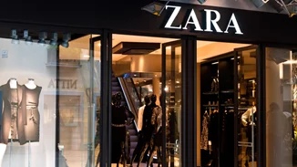 Είδαμε αυτή τη βιτρίνα σε Zara κατάστημα και δεν πιστεύαμε στα μάτια μας