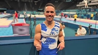 Στις Ένοπλες Δυνάμεις με τις στολές τους ο Λευτέρης Πετρούνιας με τον Μίλτο Τεντόγλου και την Άννα Κορακάκη