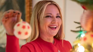 H Nάνσυ Ζαμπέτογλου στόλισε το χριστουγεννιάτικο δέντρο της