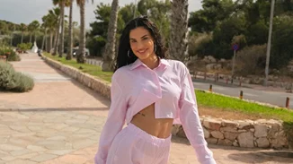 Η Χριστίνα Μπόμπα φόρεσε το ολόσωμο μαγιό που κολακεύει τέλεια τις καμπύλες του σώματος