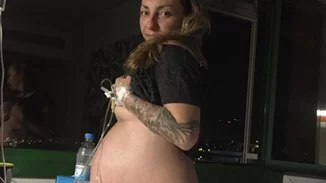 Ρούλα Ρέβη | Οι αναρτήσεις από το μαιευτήριο και η φωτογραφία με φουσκωμένη κοιλίτσα